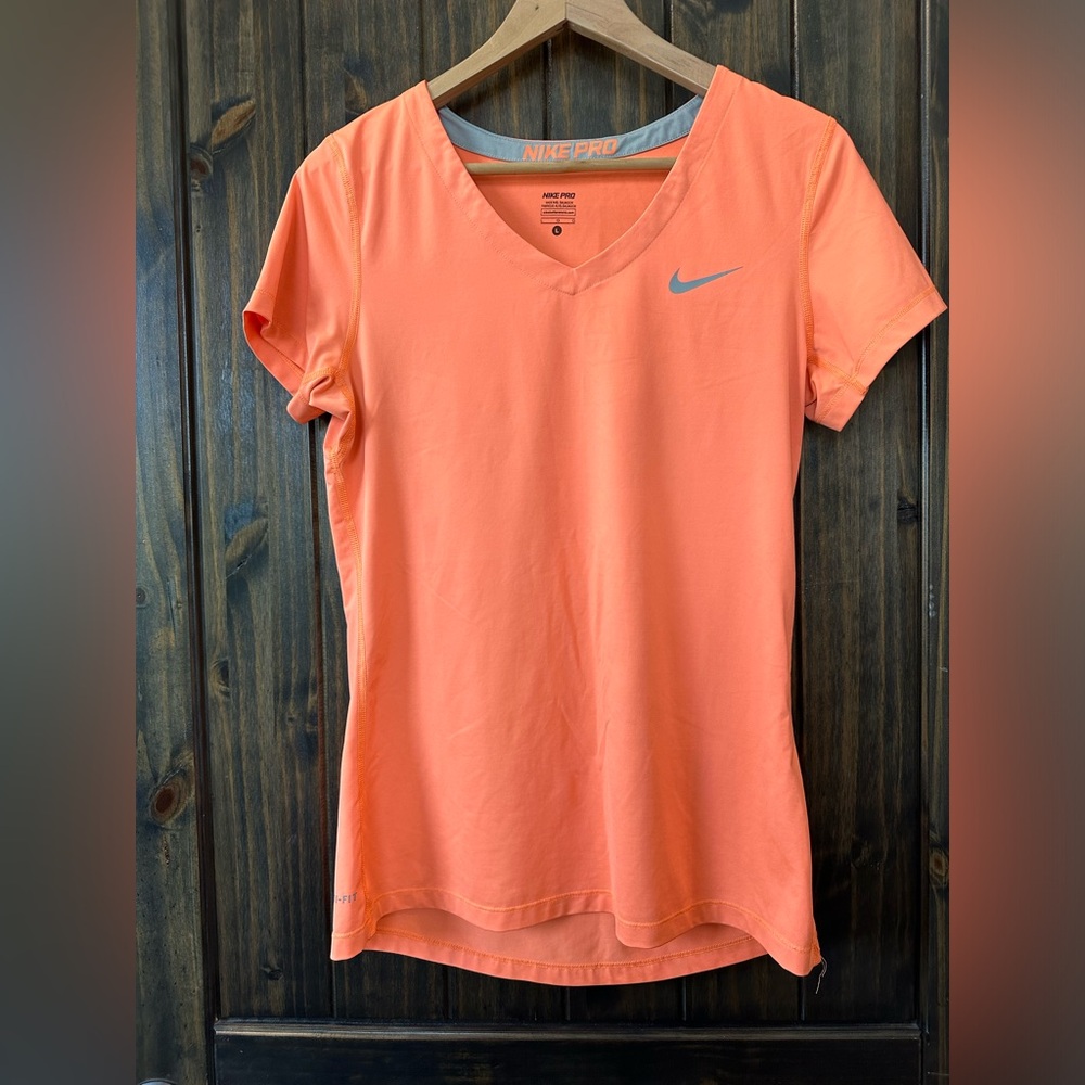 NIKE - orange short sleeve tee